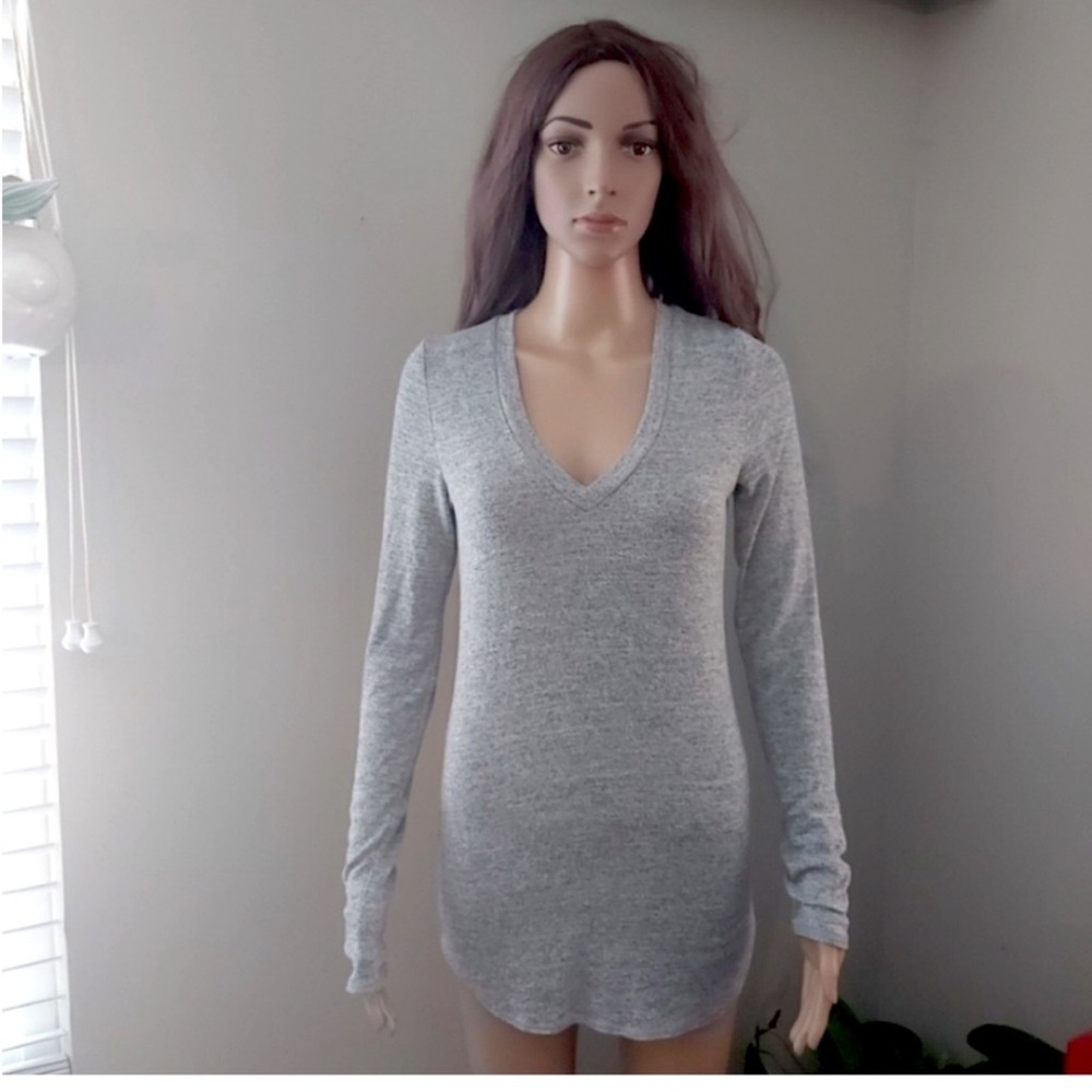 Wilfred Free top Medium gray v neck long sleeves long line tunic - Picture 1 of 10